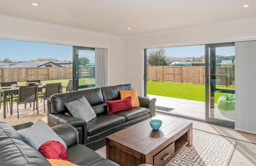 Cooks Beach House | Seabliss - Cooks Beach Holiday Home