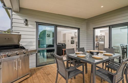 Cooks Beach House | Seabliss - Cooks Beach Holiday Home