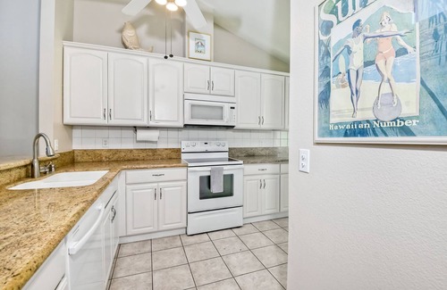 Leucadia House | Seabluffe Gated, Beach-Front community! Lovely townhome sleeps 7. Walk to Beach!
