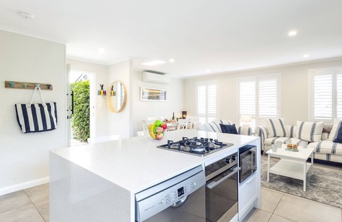 Anna Bay House | Seabreeze, 18 Abel Place - fantastic holiday house on the beach