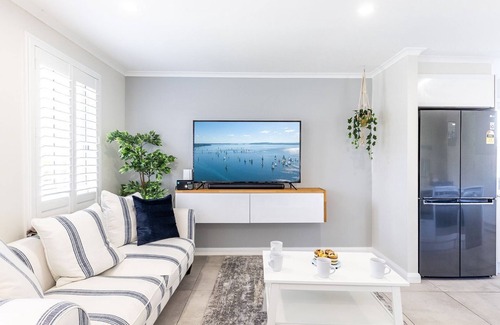 Anna Bay House | Seabreeze, 18 Abel Place - fantastic holiday house on the beach