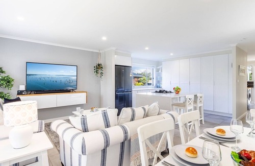 Anna Bay House | Seabreeze, 18 Abel Place - fantastic holiday house on the beach