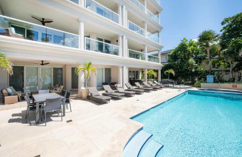 Seven Mile Beach Apartment | Seabreeze 8 - Luxury 4-Bedroom on Seven Mile Beach
