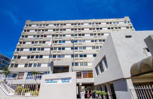 Three Anchor Bay Apartment | Seabreeze Apartment