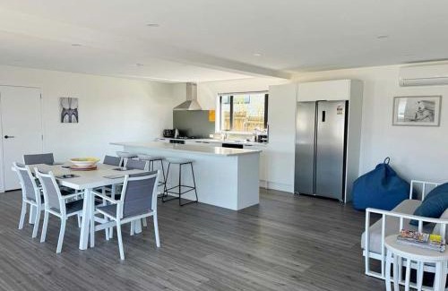 Army Bay Apartment | Seabreeze Army Bay