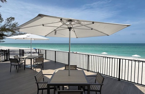Bradenton Beach Apartment | Seabreeze at Anna Maria Island Inn