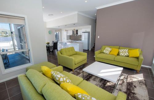 Corlette House | Seabreeze at Corlette