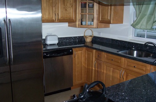 Nassau House | SEABREEZE BEACH HOUSE! (w/Large Saltwater Pool) IN THE HEART OF THE BAHAMAS.