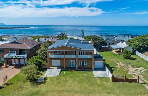 Sandbaai House | Seabreeze by Top Destinations Rentals