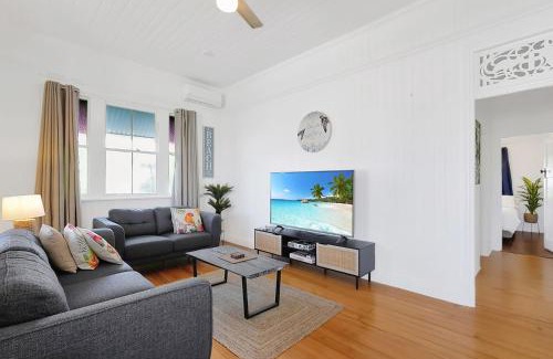 Toogoom House | Seabreeze Cottage