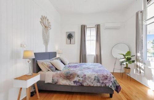 Toogoom House | Seabreeze Cottage