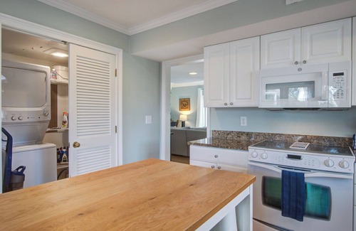 Charleston County Villa | Seabrook Exclusives: 706 Spinnaker Beach Villa