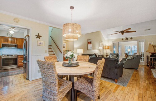 Seabrook Island Cottage | Seabrook Exclusives: 527 Tarpon Pond