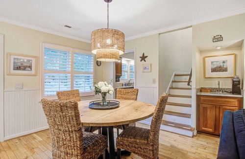 Seabrook Island Cottage | Seabrook Exclusives: 527 Tarpon Pond