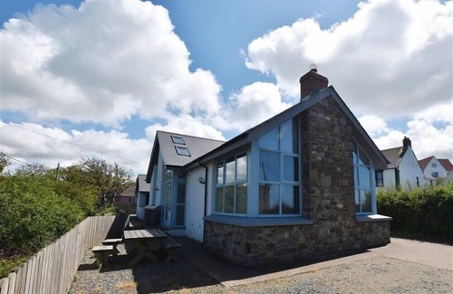 Little Haven Cottage | SEABROOK, family friendly, country holiday cottage in Broad Haven