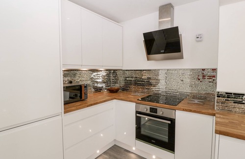 Burnham-on-Sea Cottage | SEACIDER, pet friendly, character holiday cottage in Burnham-On-Sea