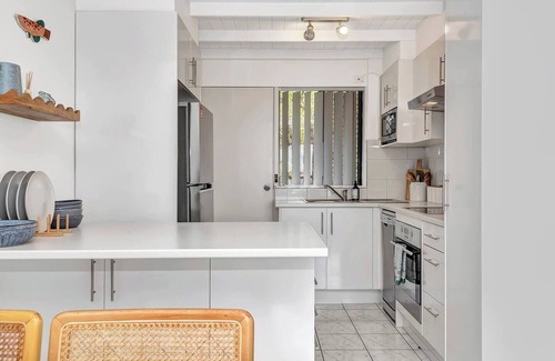 Adelaide Apartment | Seacliff Cove Breezy Beachfront Tranquillity