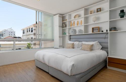 Bantry Bay Apartment | Seacliffe 307