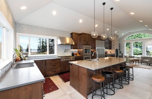 Kingston House | Seaclusion on the Puget Sound - Sea View! Eagles, Orcas, Ships and Beach Access