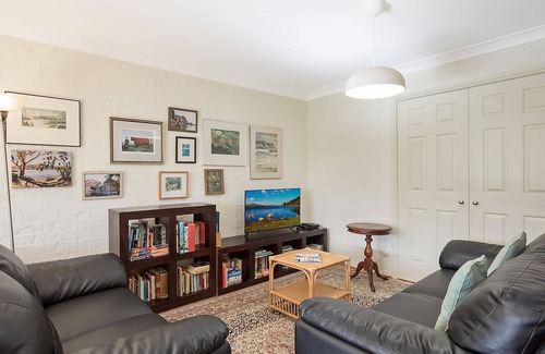 Narooma Villa | Seaclusion Unit close to all Amenities