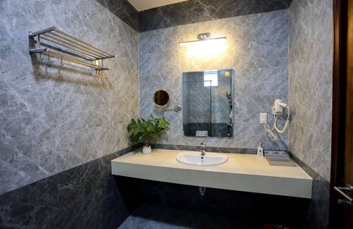 Ngu Hanh Son Hotel | SeaColor Beachstay Danang Hotel Haviland