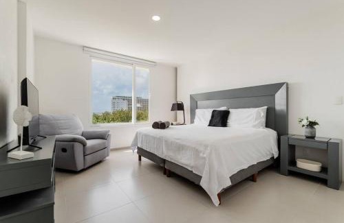 Puerto Juarez Apartment | Seacost Beachfront 2BDR with pool by Casa Paraiso
