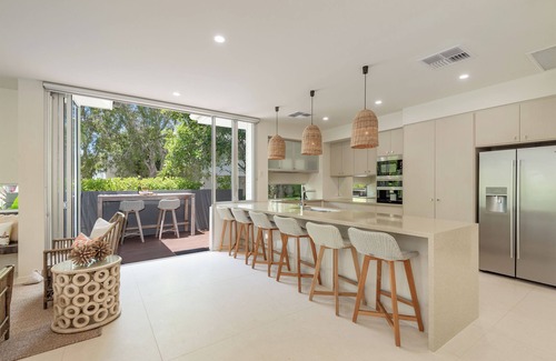 Yaroomba House | SeaEasta - Luxurious & Lavish Family-friendly House with a Pool!
