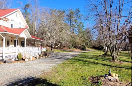 Blairsville Apartment | Seafarer Suite at Misty Mountain - Near Helen & Blueridge
