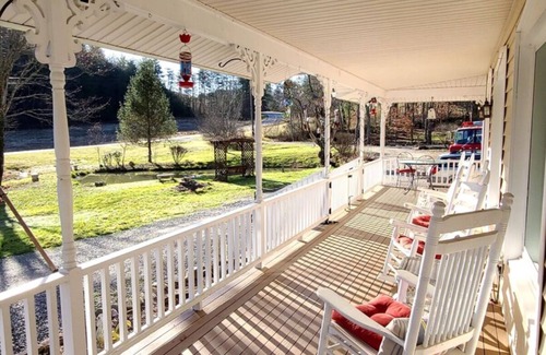 Blairsville Apartment | Seafarer Suite at Misty Mountain - Near Helen & Blueridge