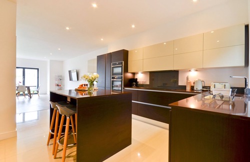 Ryde Ski Chalet | Seafarers