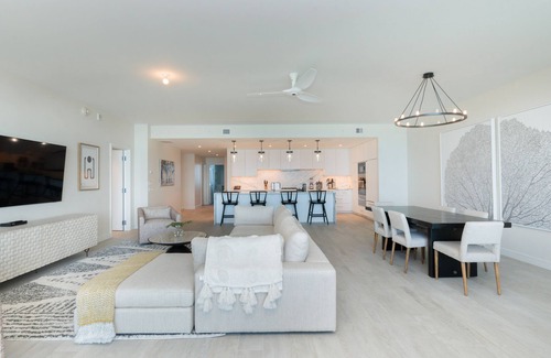 Seven Mile Beach House | Seafire Residence N701