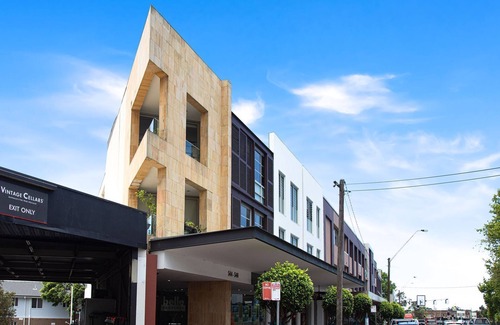 Seaforth Apartment | Seaforth Living - In The Heart Of the Village with Shops at Your Doorstep!