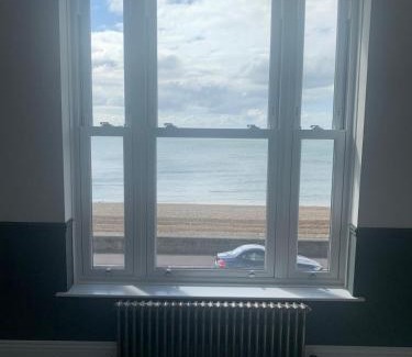 Folkestone House | Seafront folkestone Sandgate channel tunnel - 5 star property Sleeps 12