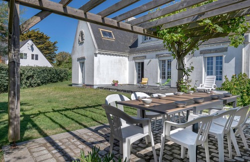 Saint-Gildas-de-Rhuys Ski Chalet | Seafront house - 10 people - Garden