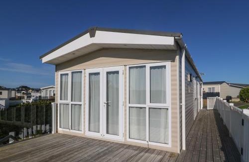 Rhyd-y-clafdy House | Seafront Holiday Home 2