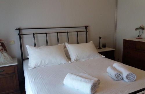 Karystos Apartment | Seafront house