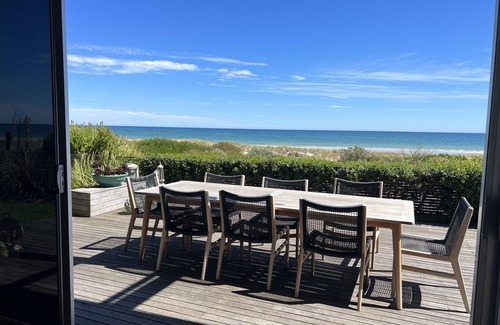 Henley Beach House | Seafront Luxury close to nGrange Golf