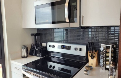 Primo Tapia Condo | Seafront Luxury Seaside Condo + Pool & Jacuzzi