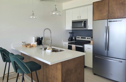 Primo Tapia Condo | Seafront Luxury Seaside Condo + Pool & Jacuzzi