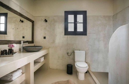 Kounopetra Villa | Seafront Prime Waves