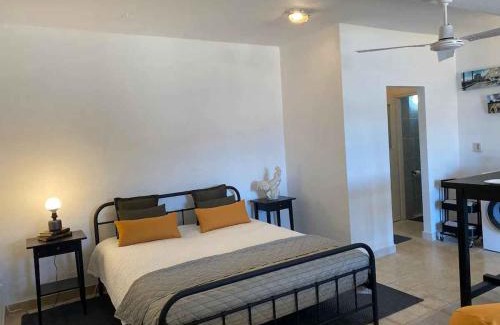 Cove Tri Zala (Zrnovo) Apartment | Seafront Studio Apartment "Villa Laura"