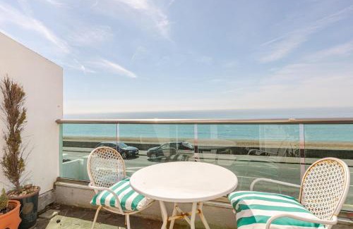 Folkestone House | Seafront townhouse in Sandgate