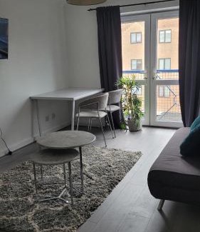 Gravesend Apartment | Seafront view Apartment