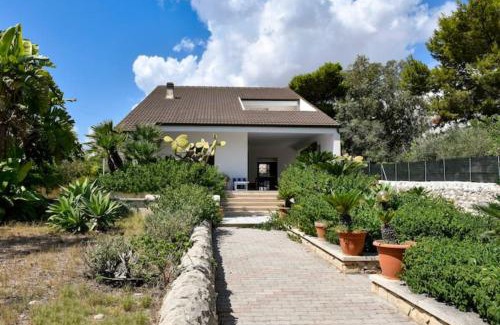Marina di Modica Villa | Seafront Villa "Mare in casa"