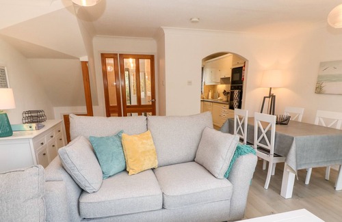 Maenporth Cottage | SEAGLASS, family friendly, with pool in Maenporth, Cornwall