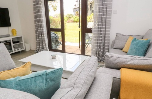 Maenporth Cottage | SEAGLASS, family friendly, with pool in Maenporth, Cornwall