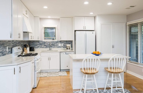 West Beach Cottage | SeaGlass Kiawah – Stylish Cottage Steps from Beach, Pools & Golf