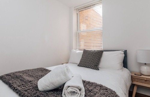 Henley Apartment | Seagrass Henley - 2 Bed Entire Serviced Apartment