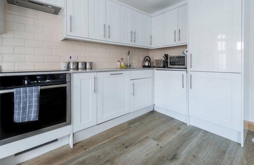 Henley Apartment | Seagrass Henley - 2 Bed Entire Serviced Apartment