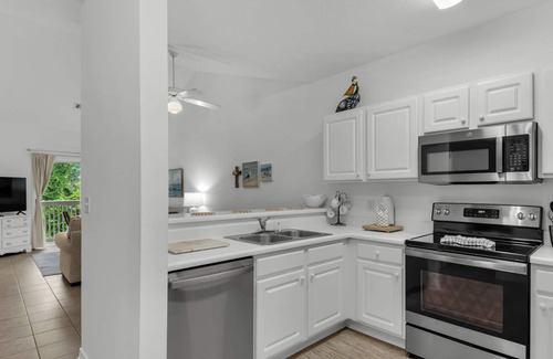 Seagrove Beach Condo | Seagrove 2BR Near Lake & Beach + Free Tickets: Bikes, Dolphin Cruise & More!